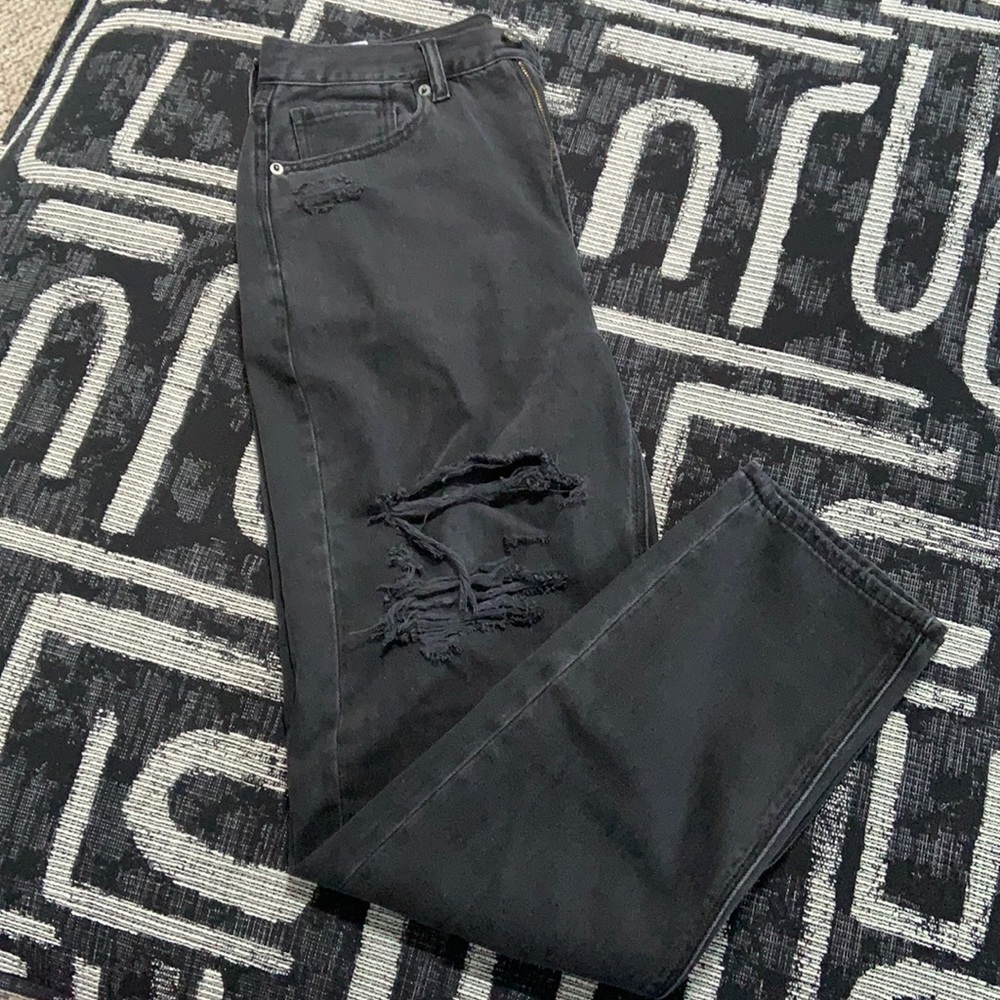 AMERICAN EAGLE MOM JEANS